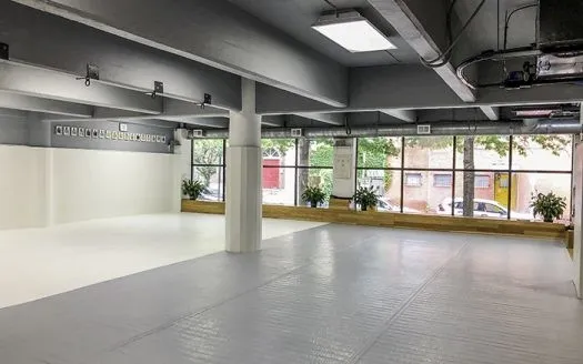 Suite 100 open space empty
